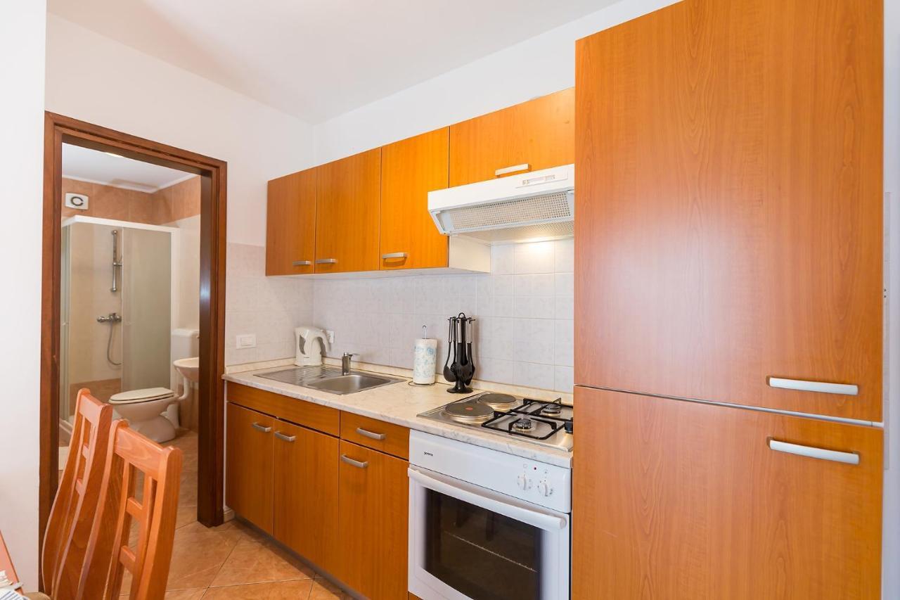 Apartments With A Swimming Pool Novigrad - 7078 Exterior photo